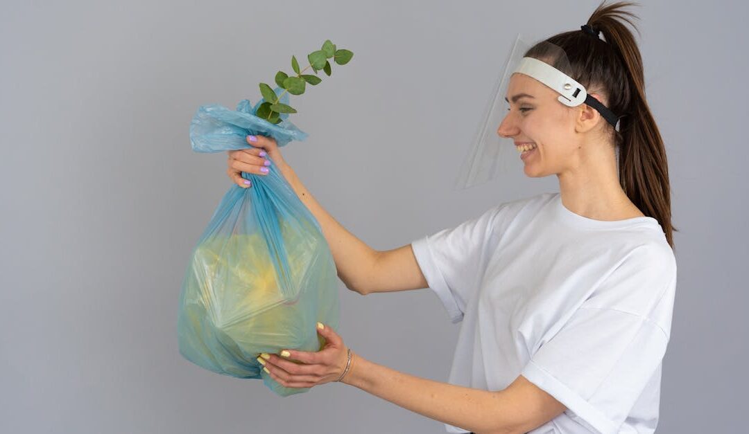 Smiling woman holding a recyclable bag with a plant, promoting eco-friendly practices.